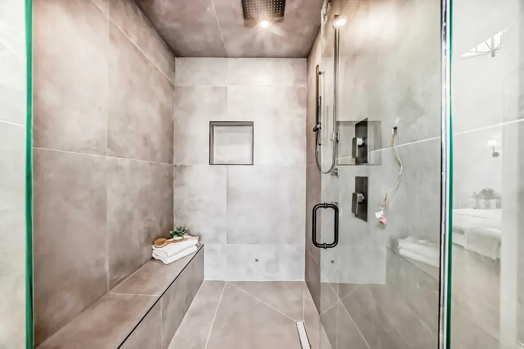 2034 52 Avenue SW Calgary AB T3E 1K1