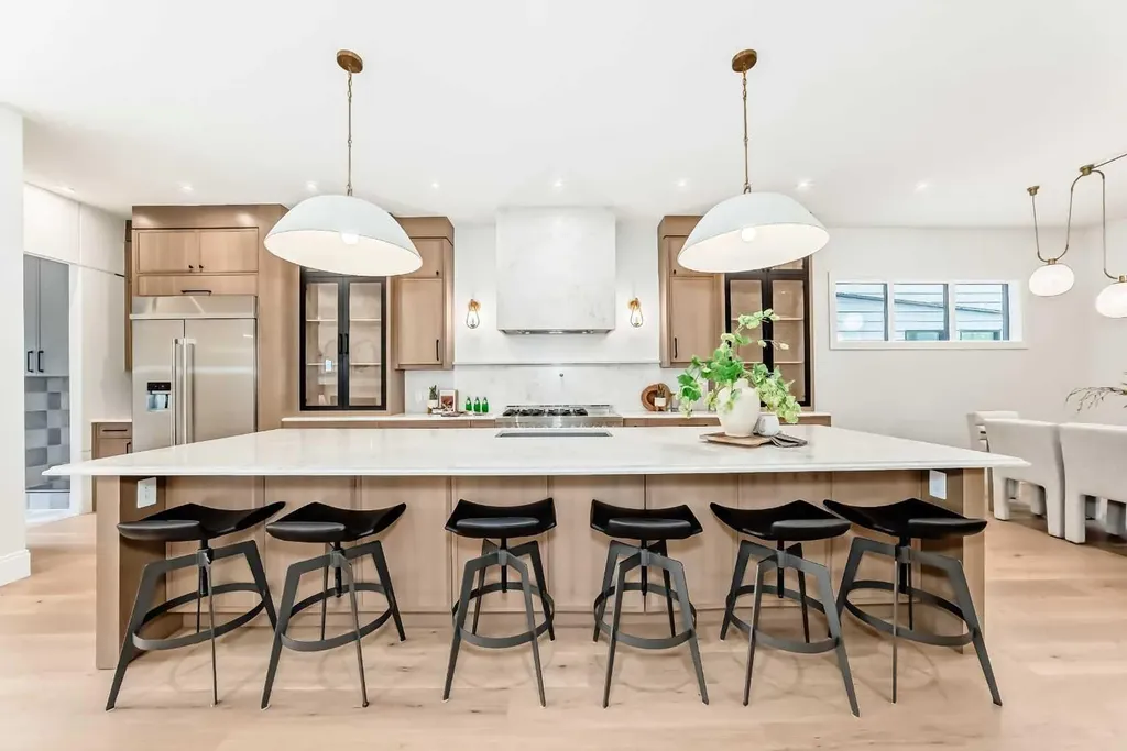 2034 52 Avenue SW Calgary AB T3E 1K1