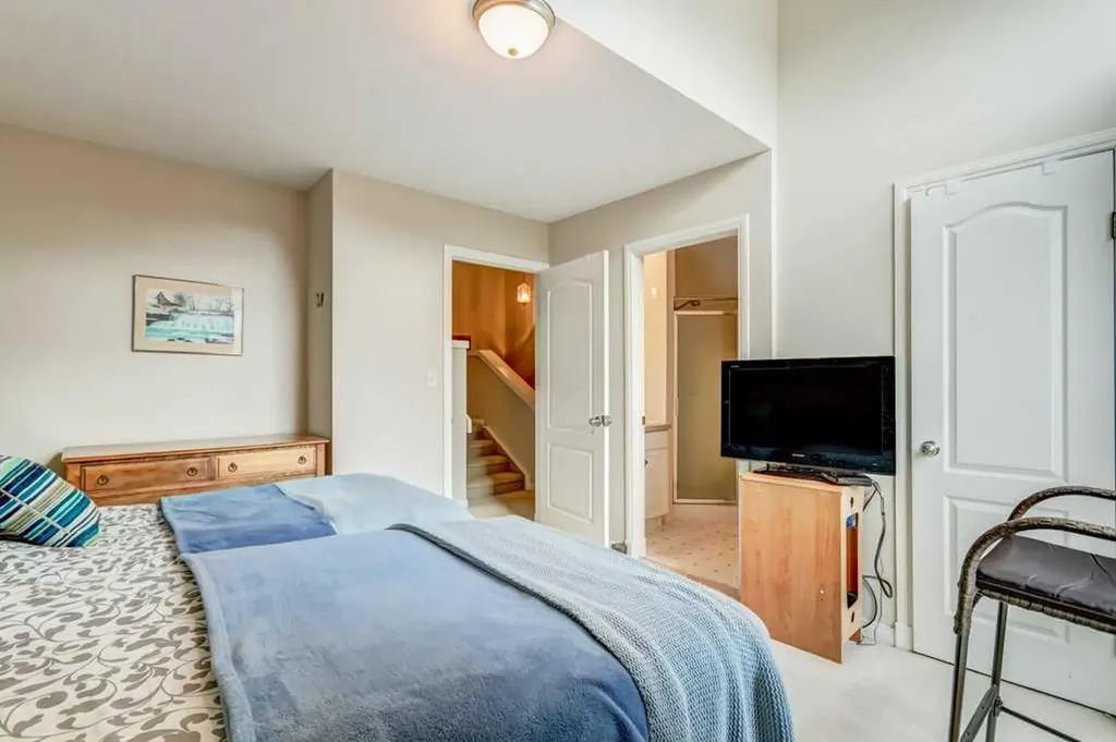 125 Cave Avenue Banff AB T1l 1E7