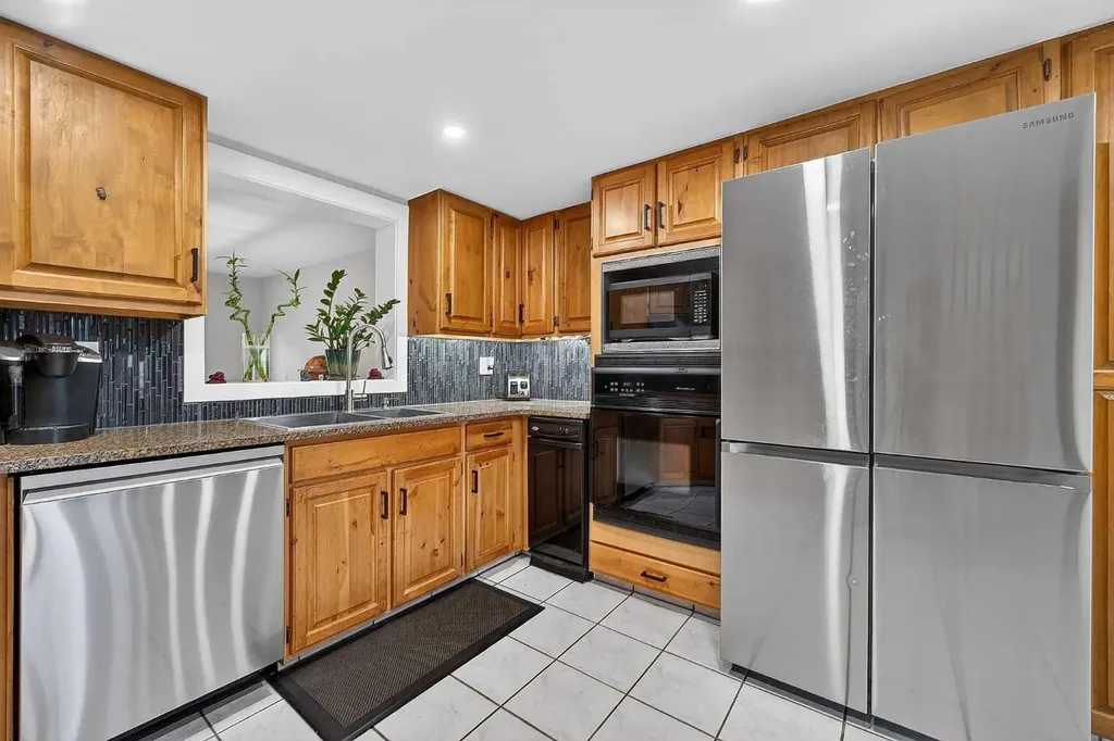 448 Strathcona Drive SW Calgary AB T3H 1M3