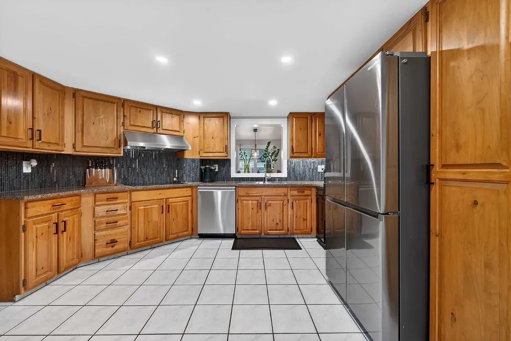448 Strathcona Drive SW Calgary AB T3H 1M3