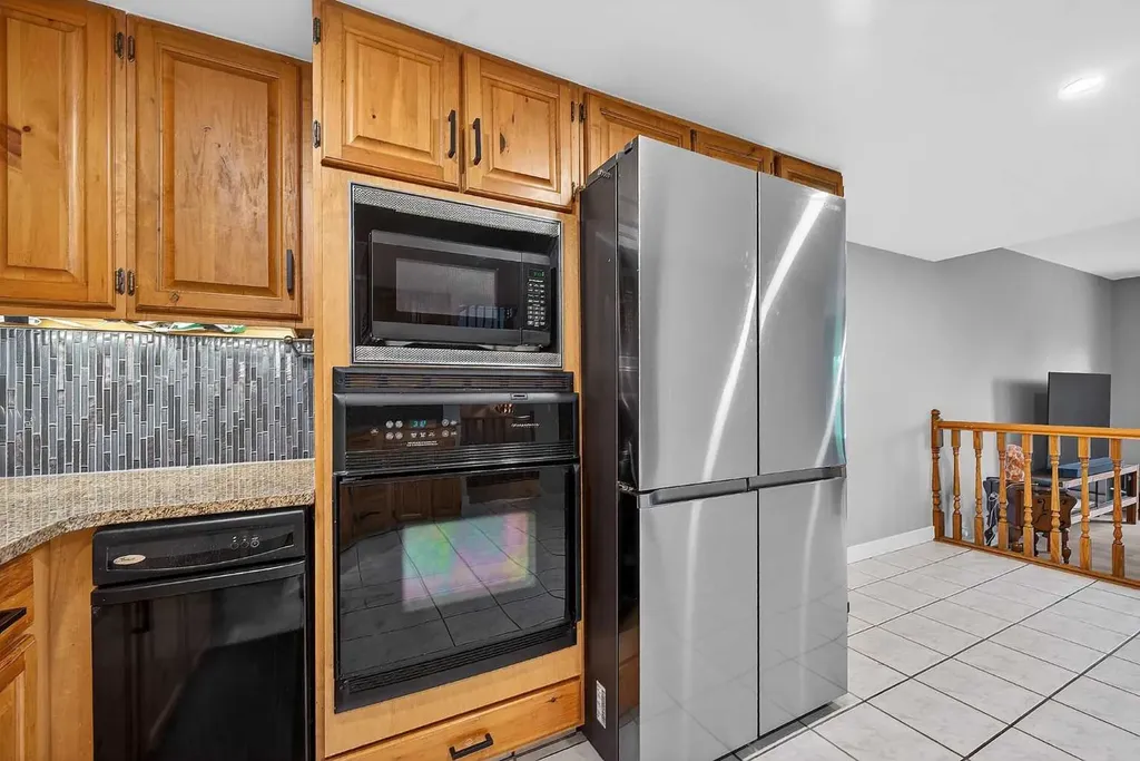 448 Strathcona Drive SW Calgary AB T3H 1M3