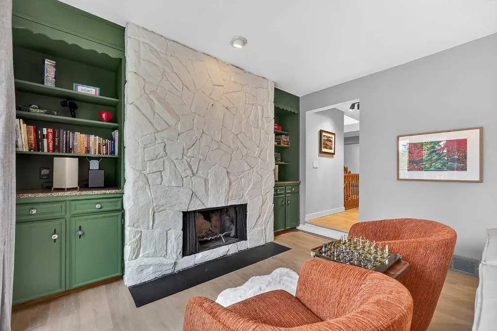 448 Strathcona Drive SW Calgary AB T3H 1M3