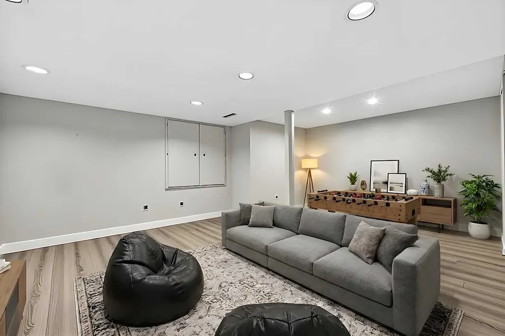 448 Strathcona Drive SW Calgary AB T3H 1M3