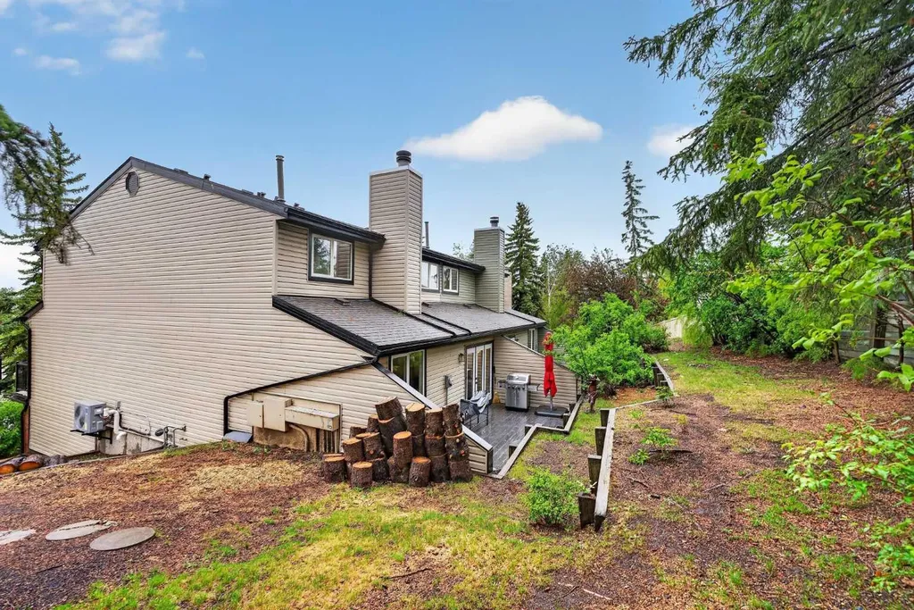 448 Strathcona Drive SW Calgary AB T3H 1M3