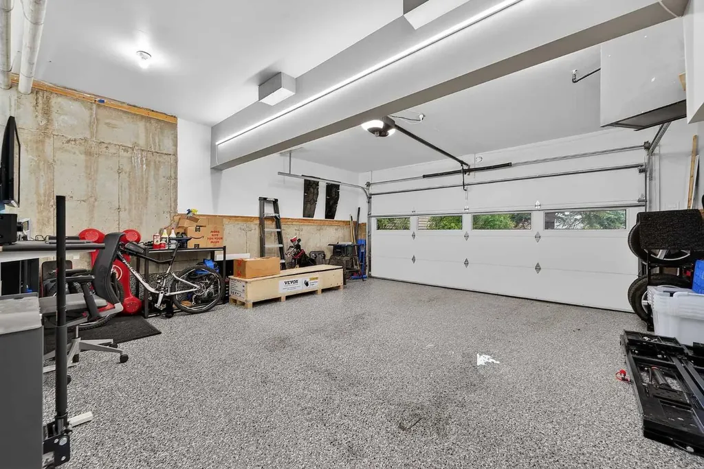 448 Strathcona Drive SW Calgary AB T3H 1M3