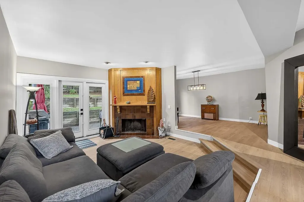 448 Strathcona Drive SW Calgary AB T3H 1M3