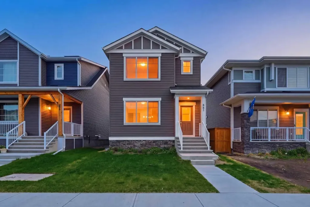 541 Bayview Street SW Airdrie AB T4B 5M4