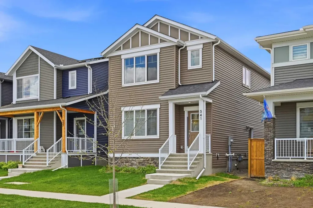 541 Bayview Street SW Airdrie AB T4B 5M4