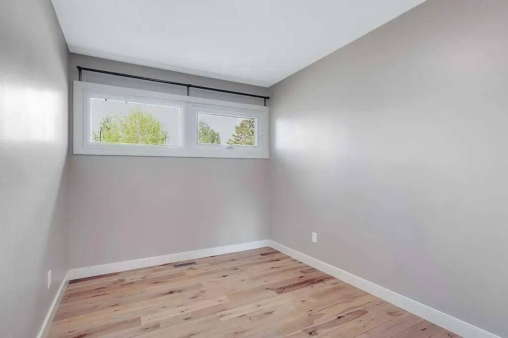 3918 37 Avenue Red Deer AB T4N 2T2