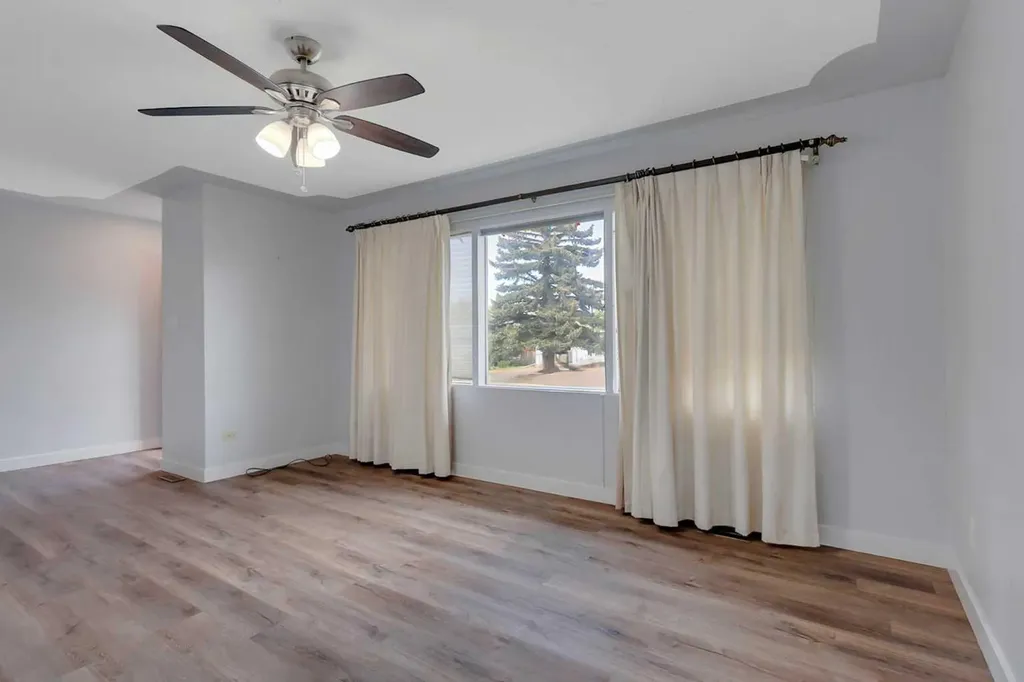 3918 37 Avenue Red Deer AB T4N 2T2