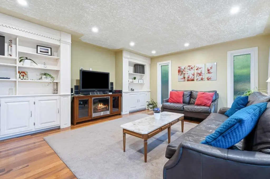 411 Wilderness Place SE Calgary AB T2J 2G4