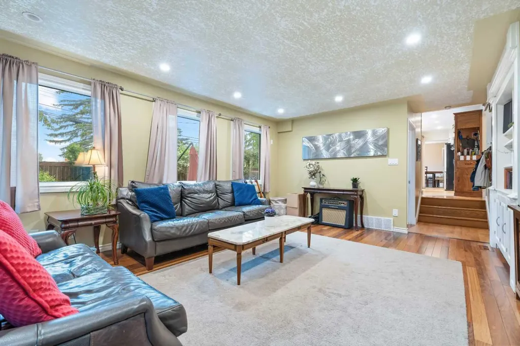 411 Wilderness Place SE Calgary AB T2J 2G4