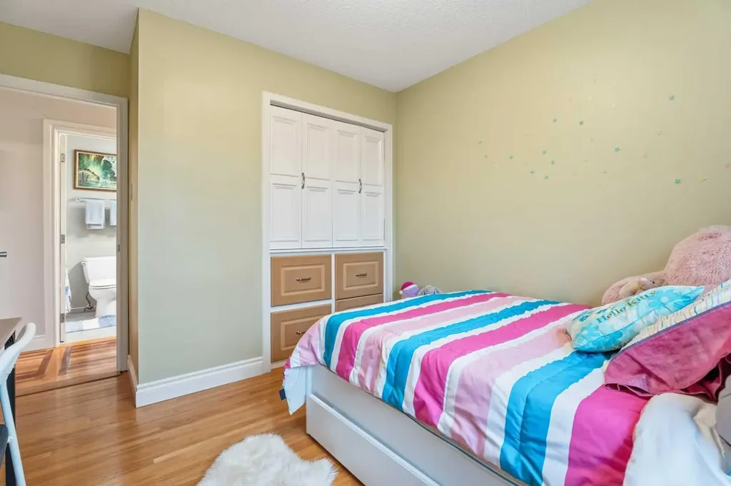 411 Wilderness Place SE Calgary AB T2J 2G4