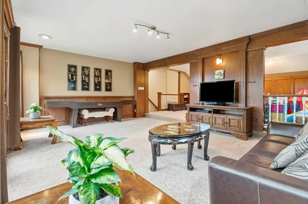 411 Wilderness Place SE Calgary AB T2J 2G4