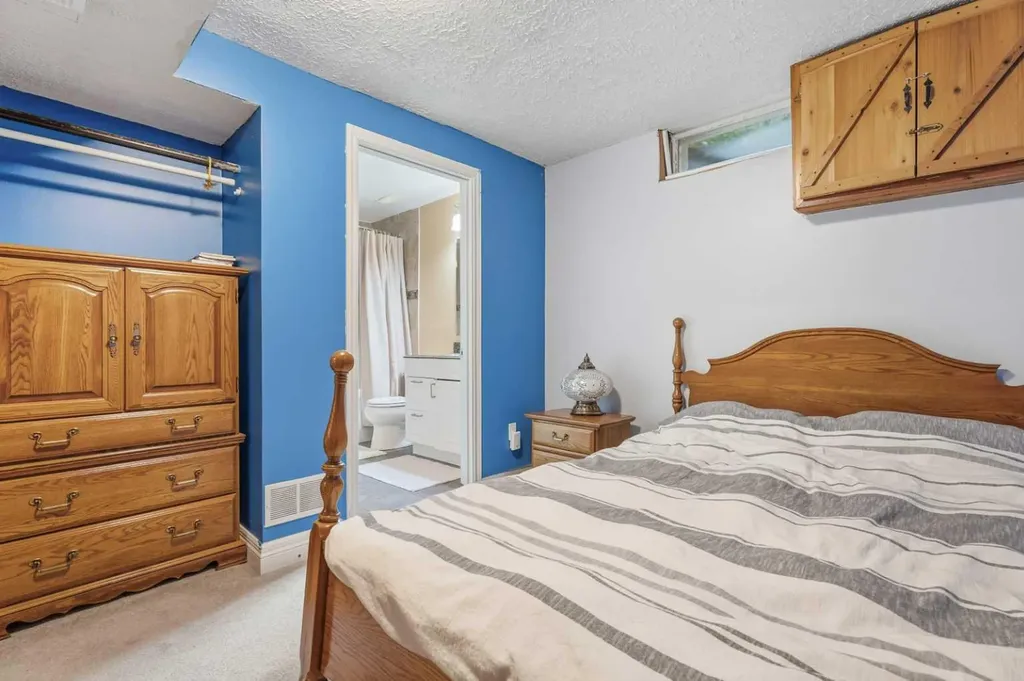 411 Wilderness Place SE Calgary AB T2J 2G4