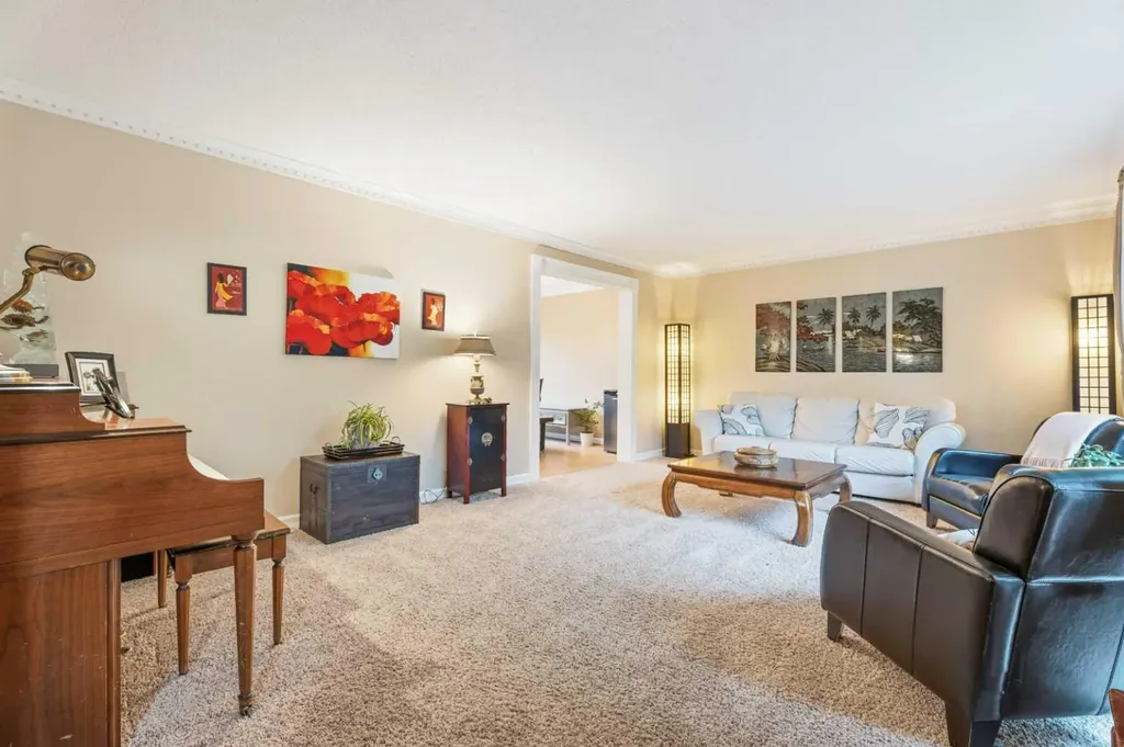 411 Wilderness Place SE Calgary AB T2J 2G4