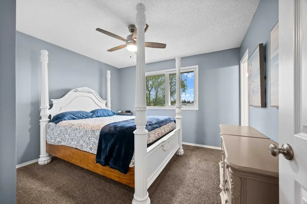 5609 35 Street Lloydminster AB T9V 1S1