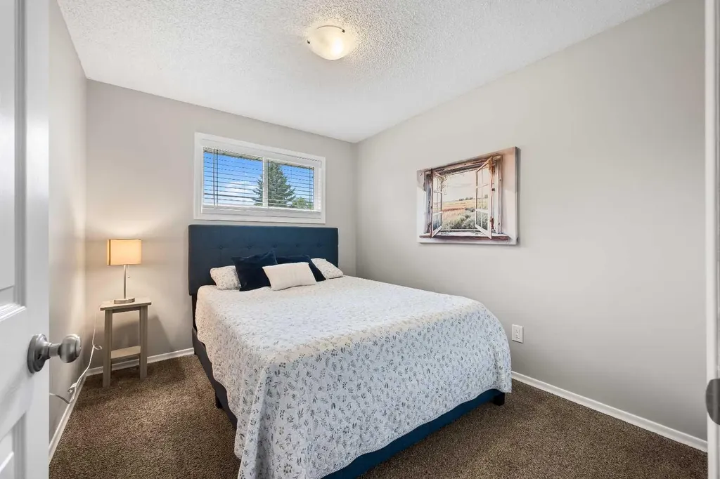 5609 35 Street Lloydminster AB T9V 1S1