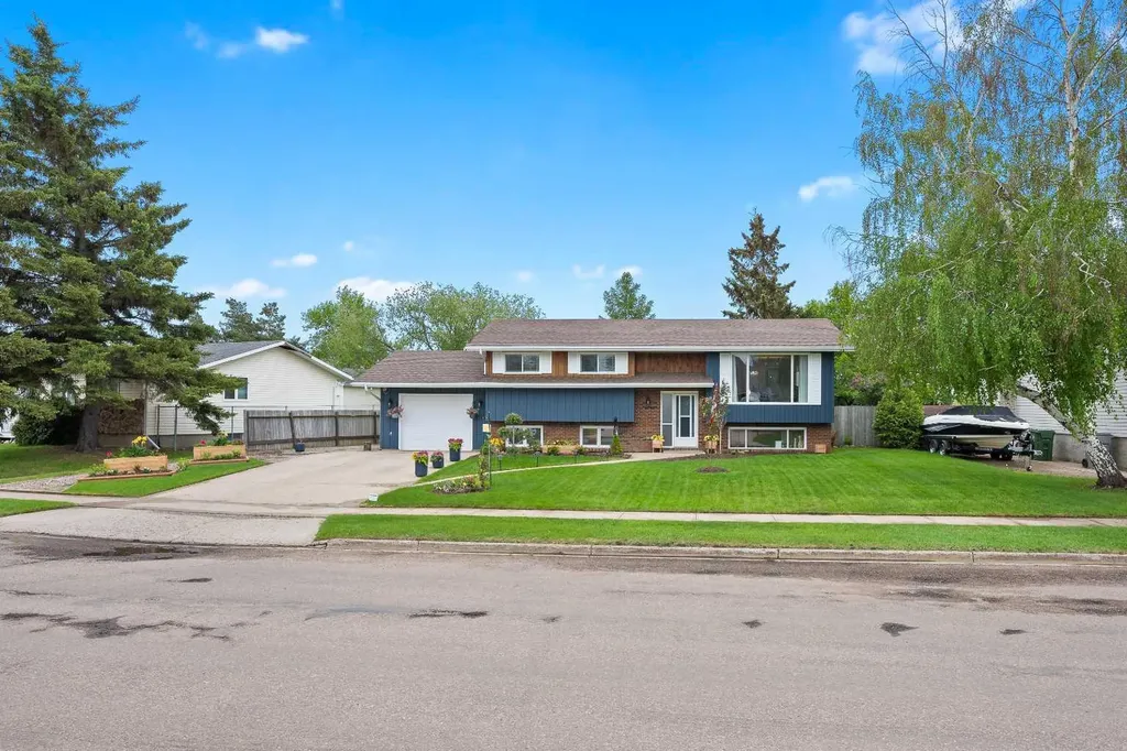 5609 35 Street Lloydminster AB T9V 1S1