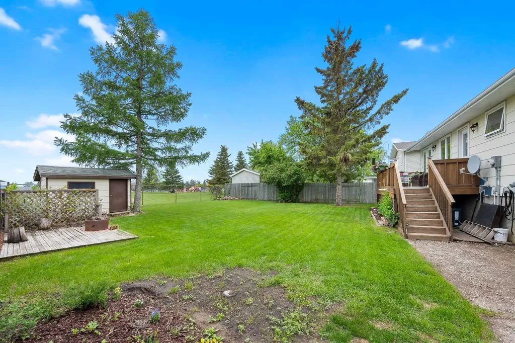 5609 35 Street Lloydminster AB T9V 1S1