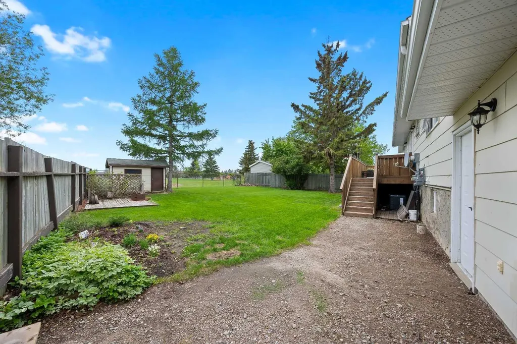 5609 35 Street Lloydminster AB T9V 1S1