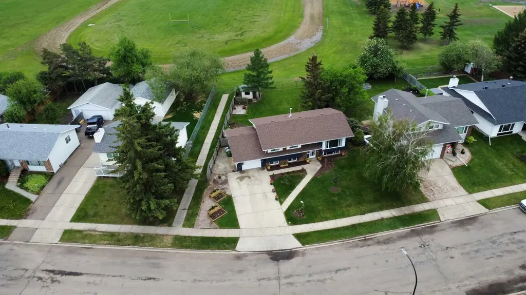 5609 35 Street Lloydminster AB T9V 1S1