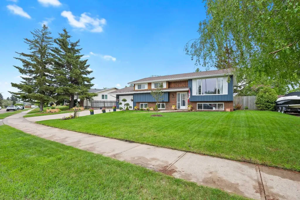 5609 35 Street Lloydminster AB T9V 1S1
