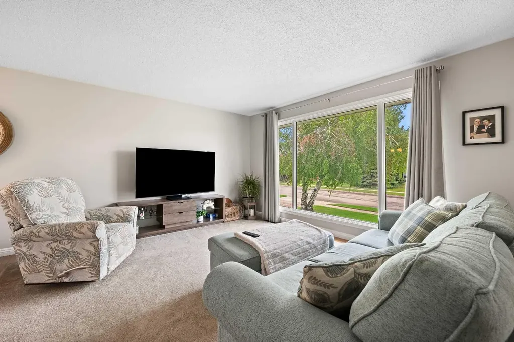 5609 35 Street Lloydminster AB T9V 1S1
