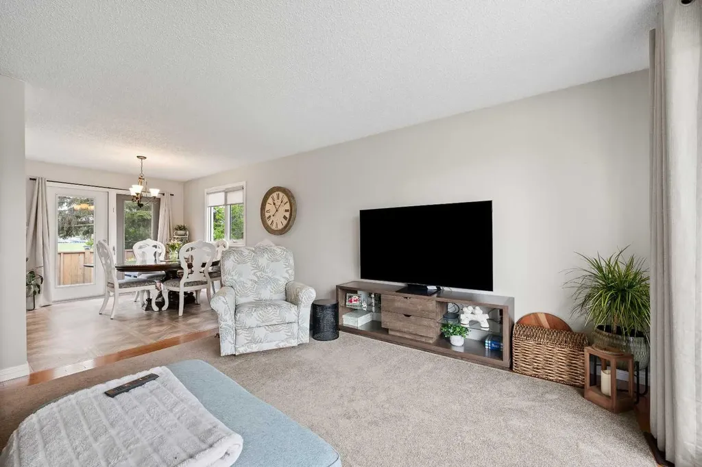 5609 35 Street Lloydminster AB T9V 1S1