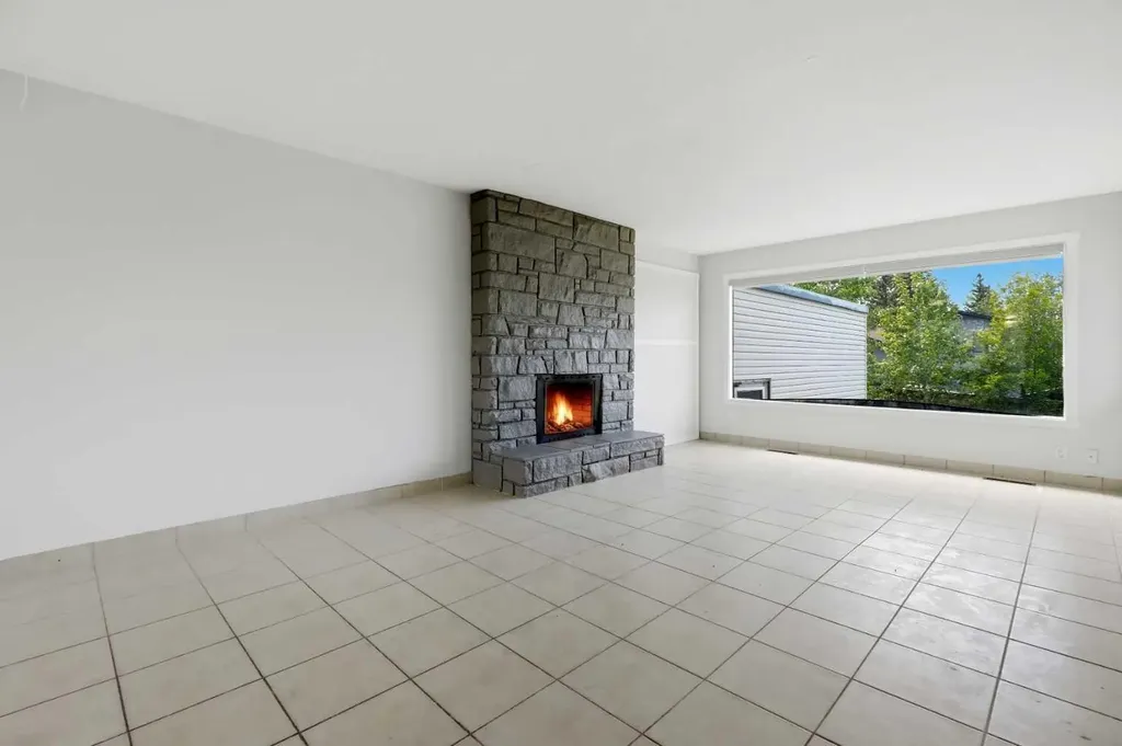 587 East Lakeview Road Chestermere AB T1X 1A4