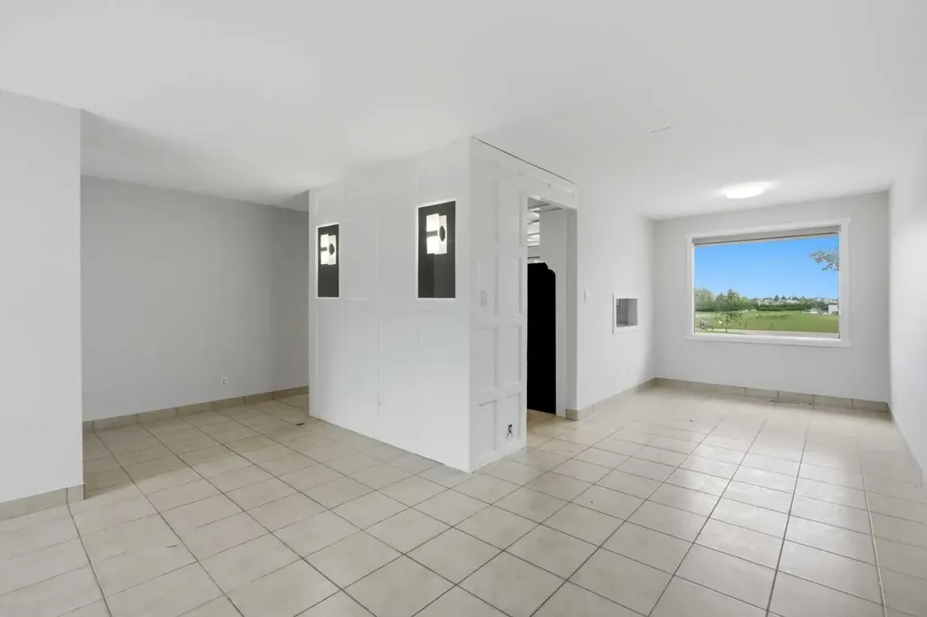 587 East Lakeview Road Chestermere AB T1X 1A4