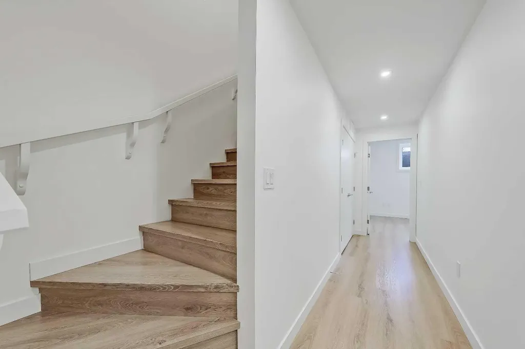 3550 45 Street SW Calgary AB T3E 3V2