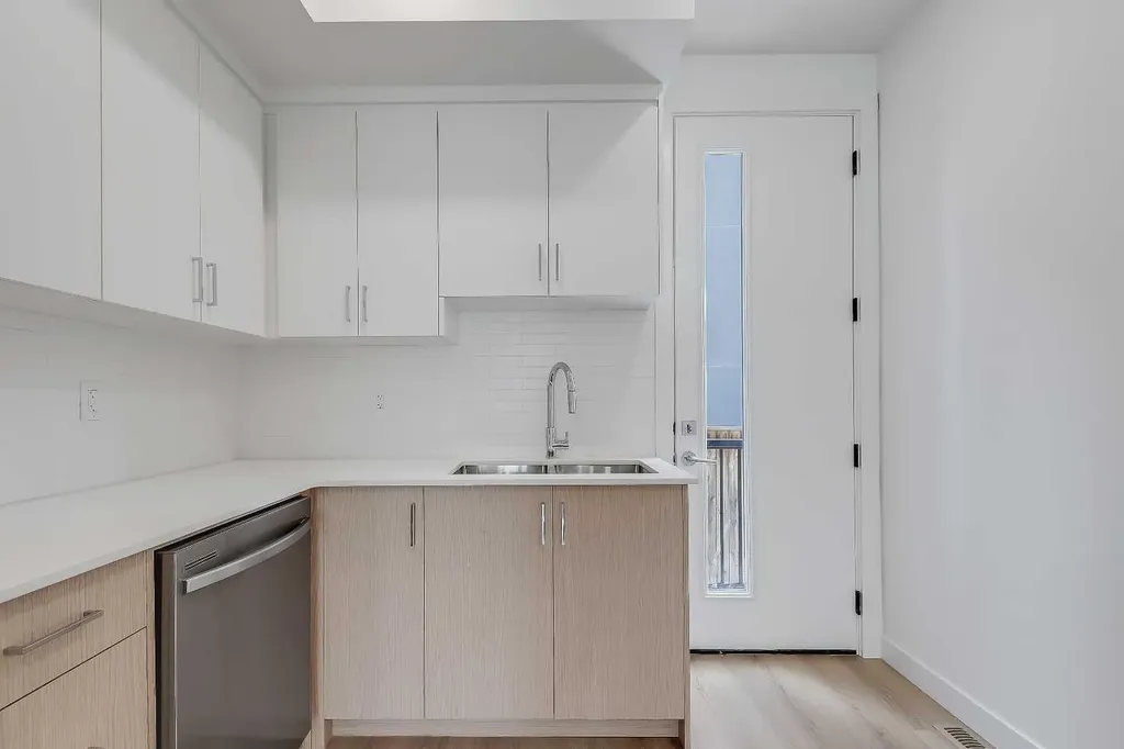 3550 45 Street SW Calgary AB T3E 3V2