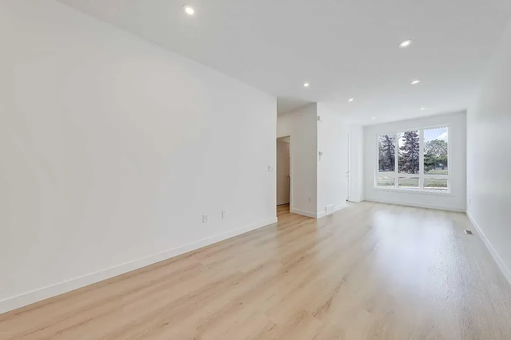 3550 45 Street SW Calgary AB T3E 3V2