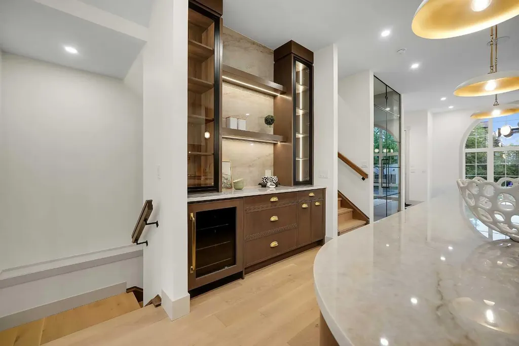 2535 19 Street SW Calgary AB T2T 4X4