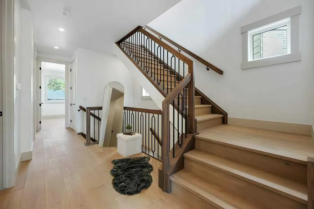 2535 19 Street SW Calgary AB T2T 4X4