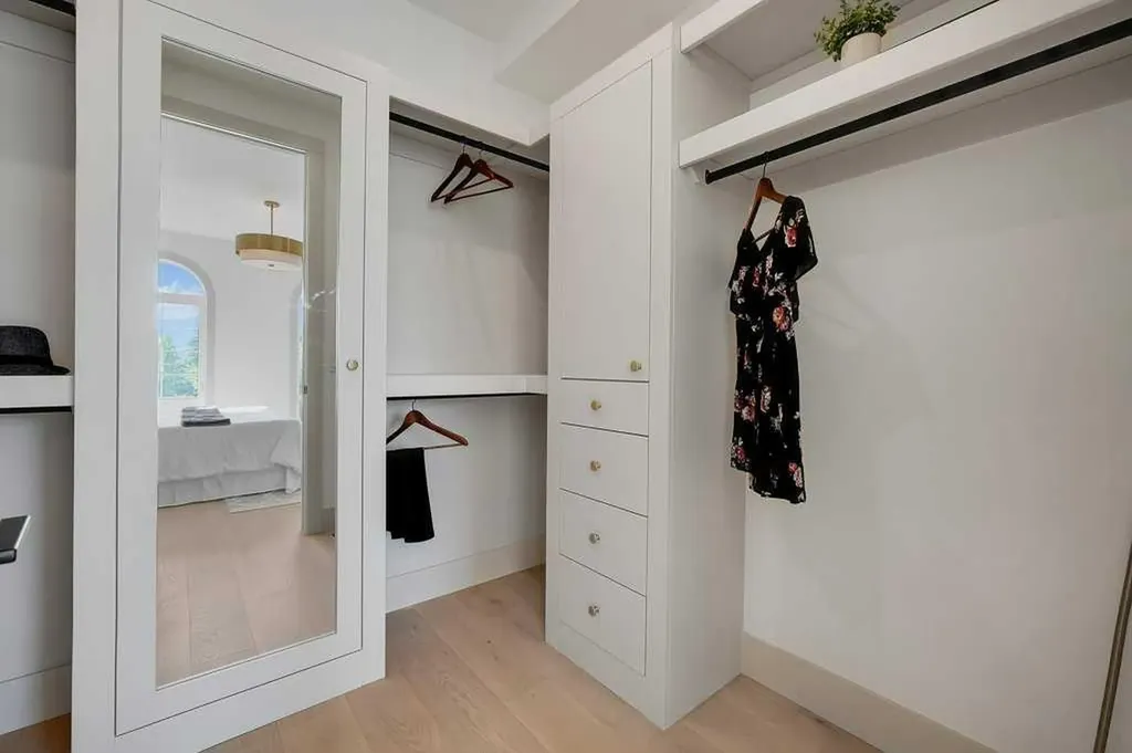 2535 19 Street SW Calgary AB T2T 4X4