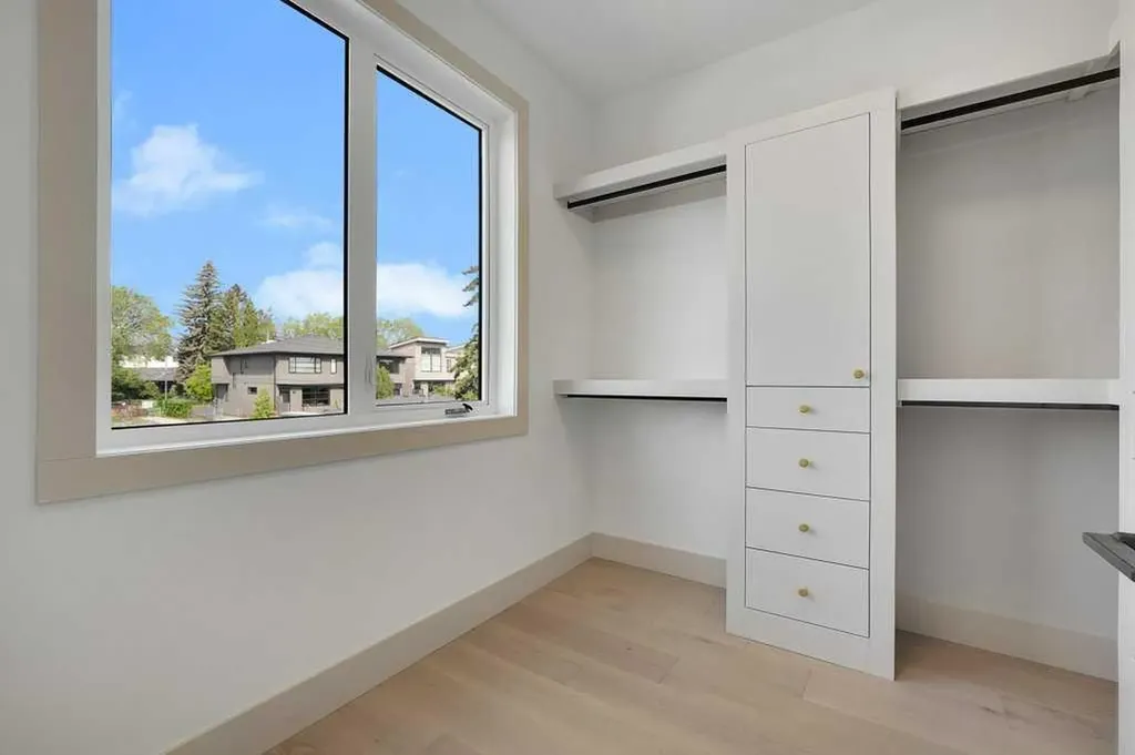 2535 19 Street SW Calgary AB T2T 4X4