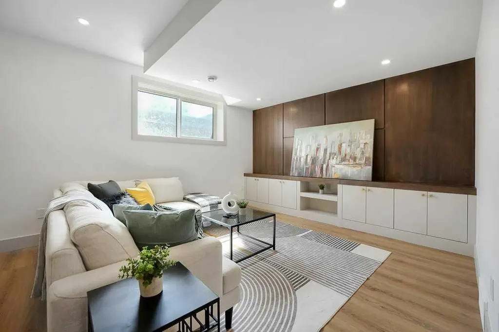2535 19 Street SW Calgary AB T2T 4X4