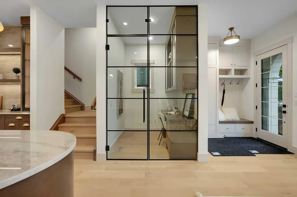 2535 19 Street SW Calgary AB T2T 4X4