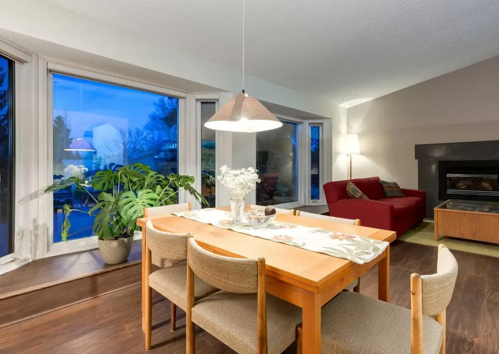 63 Brookpark Crescent SW Calgary AB T2W 2W6