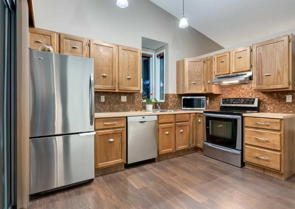 63 Brookpark Crescent SW Calgary AB T2W 2W6