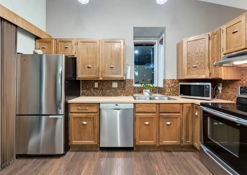 63 Brookpark Crescent SW Calgary AB T2W 2W6
