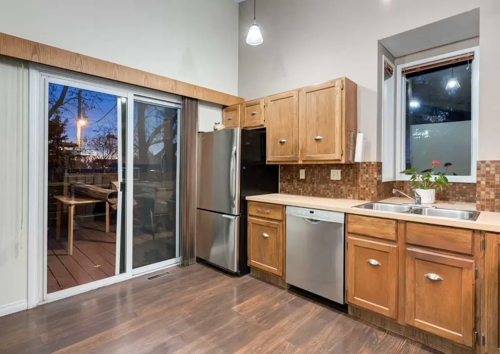 63 Brookpark Crescent SW Calgary AB T2W 2W6