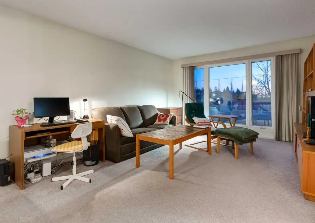 63 Brookpark Crescent SW Calgary AB T2W 2W6