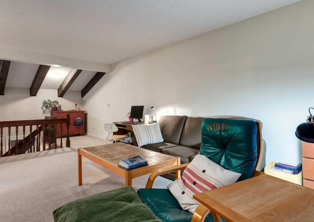 63 Brookpark Crescent SW Calgary AB T2W 2W6