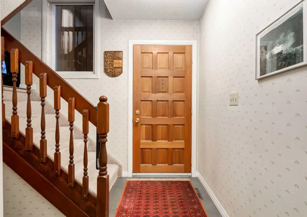 63 Brookpark Crescent SW Calgary AB T2W 2W6