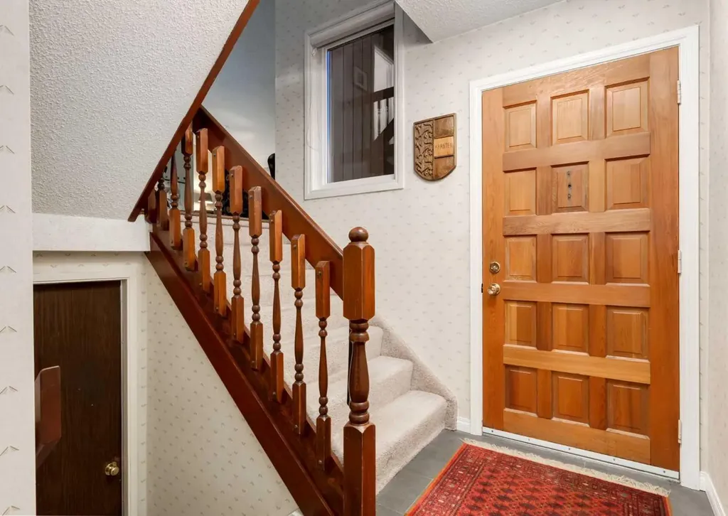 63 Brookpark Crescent SW Calgary AB T2W 2W6