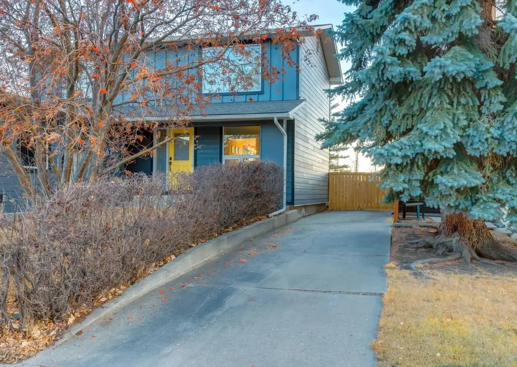 63 Brookpark Crescent SW Calgary AB T2W 2W6
